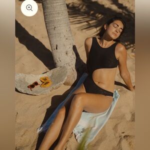 Oluzu Mermaid Glamour Tan-Through One Piece, size small